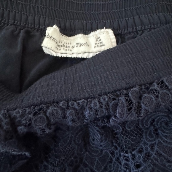 Abercrombie and Fitch Lace short, XS (Bonus black lace H&M shorts) - Picture 4 of 9